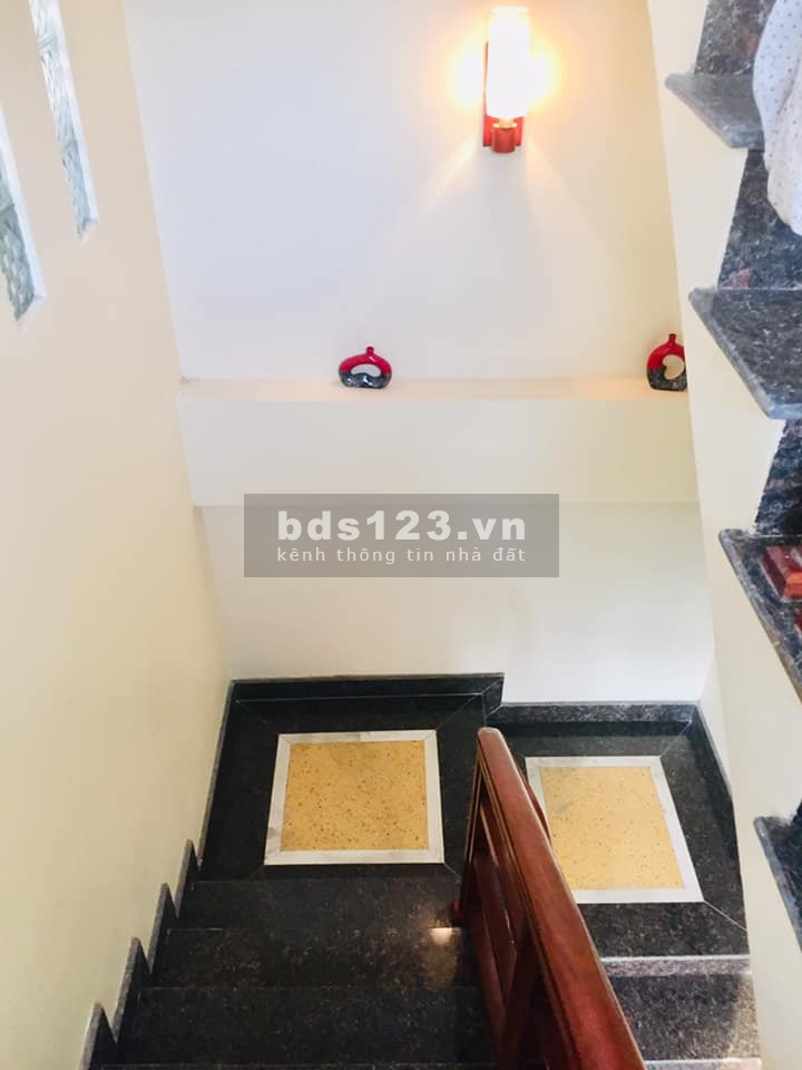 Bán nhà đẹp Cầu Giấy, Lạc Long Quân 6 tầng x 52m2 x 3.7m mặt tiền lô góc, nở hậu, ngõ nông xe 3 gác phi, yên tĩnh.