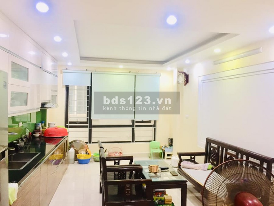 Bán nhà đẹp Cầu Giấy, Lạc Long Quân 6 tầng x 52m2 x 3.7m mặt tiền lô góc, nở hậu, ngõ nông xe 3 gác phi, yên tĩnh.