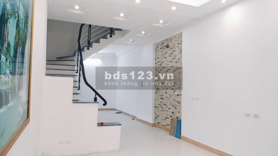 Bồ Đề rất cần bán nhà gấp giảm hẳn 1 tỷ còn 4.5 tỷ, ngay cạnh Hồ