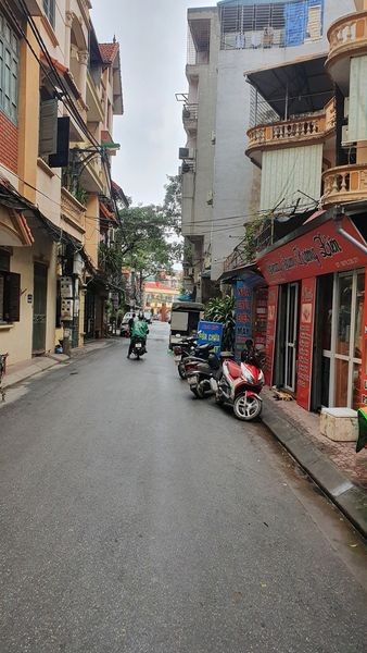 NHÀ 5T CẦU GIẤY, DT:40M2,MT:5M – KD VĂN PHÒNG – Ô TÔ VÀO NHÀ,GIÁ : 5.7 TỶ.LH : 0961427470.