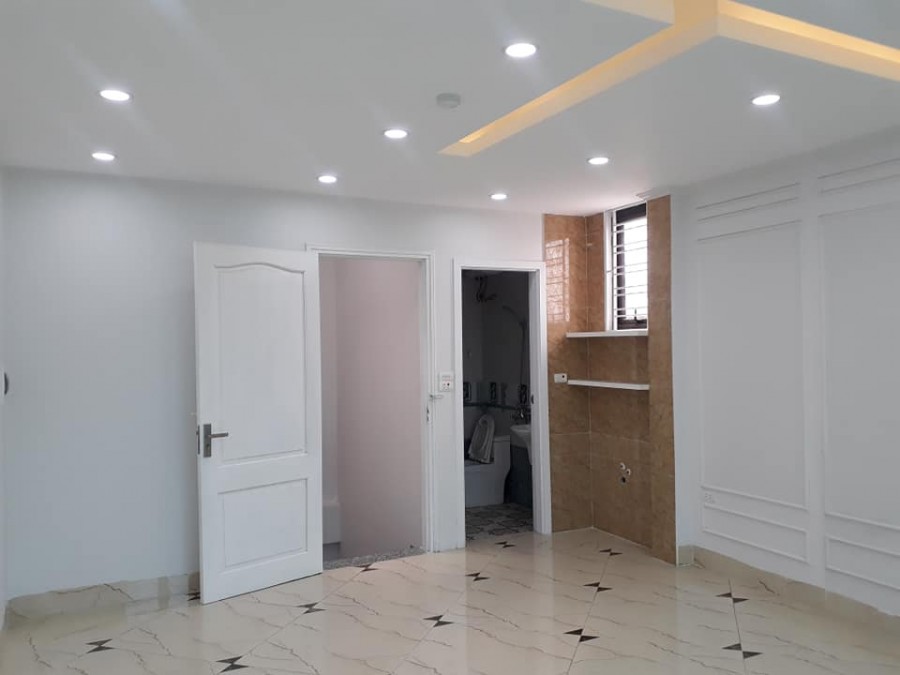 Đẹp mê ly Ngọc Lâm 15M ra phố ở kinh doanh nhỏ dt 36M2 giá 3.x tỷ 4PN