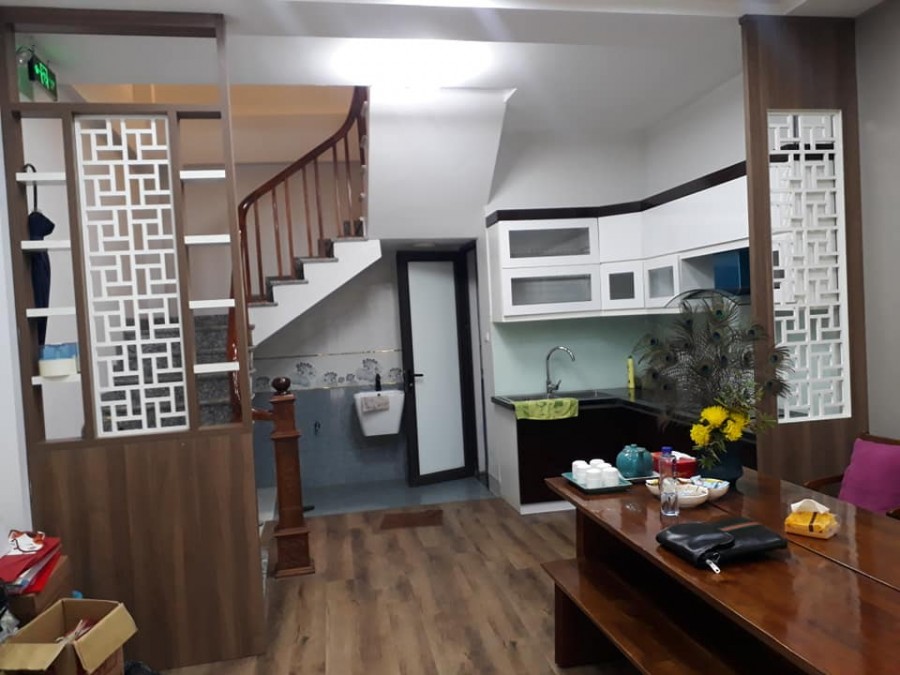 Đẹp mê ly Ngọc Lâm 15M ra phố ở kinh doanh nhỏ dt 36M2 giá 3.x tỷ 4PN