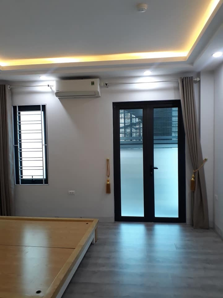 Đẹp mê ly Ngọc Lâm 15M ra phố ở kinh doanh nhỏ dt 36M2 giá 3.x tỷ 4PN