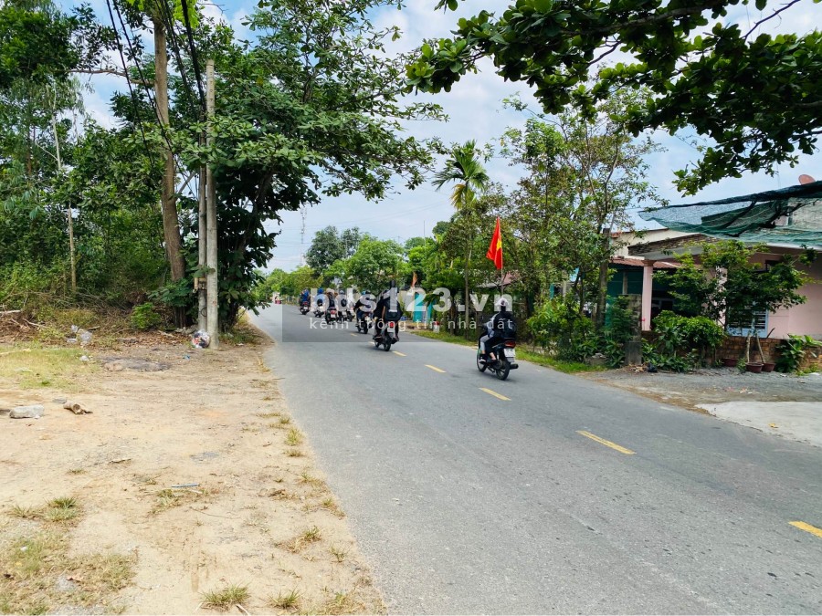 Vội việc bán 2 nền trung tâm giá rẻ