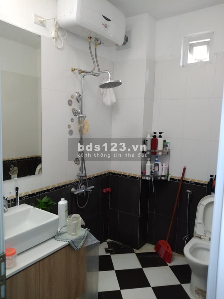 Nhà Phú Diẽn mặt ngõ mà như phố, kinh doanh, vỉa hè, ô tô tránh thoải mái
