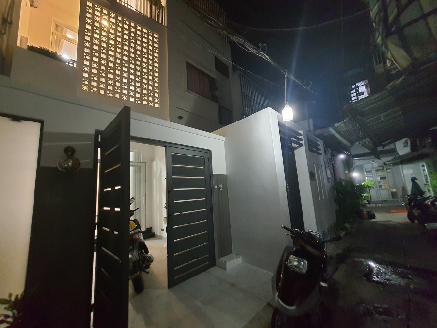 Bán nhà gấp ở Gò Vấp, nhà đẹp 4 tầng đúc, lh ngay 0852889139 mr Nhật