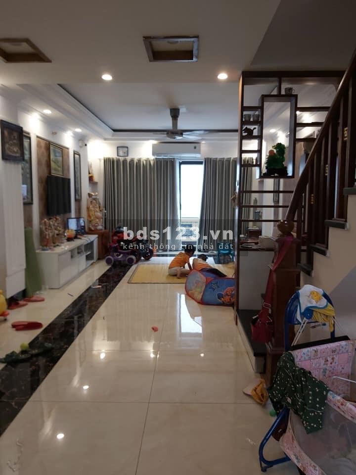 Ngõ thông ô tô tránh nhau, kinh doanh, ô tô đỗ cửa vào nhà 5 tầng đẹp, vào ở ngay