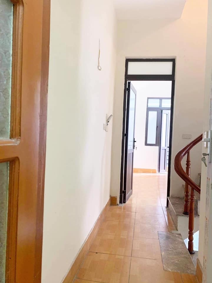 Bán nhà tự xây tại phố Đông Thiên, Phường Lĩnh Nam, Hoàng Mai, Diện tích 34m2. Giá 2.4 tỷ