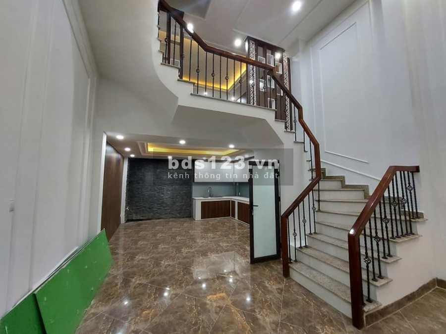 Nhà 5 tầng mới đẹp, gần Royal City, lô góc, 2 thoáng vĩnh viễn, ngõ ba gác