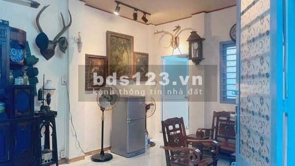 Hẻm Xe Hơi Quận 10, 2 tầng ở ngay dt 24m2 chỉ nhỉnh 2 tỷ