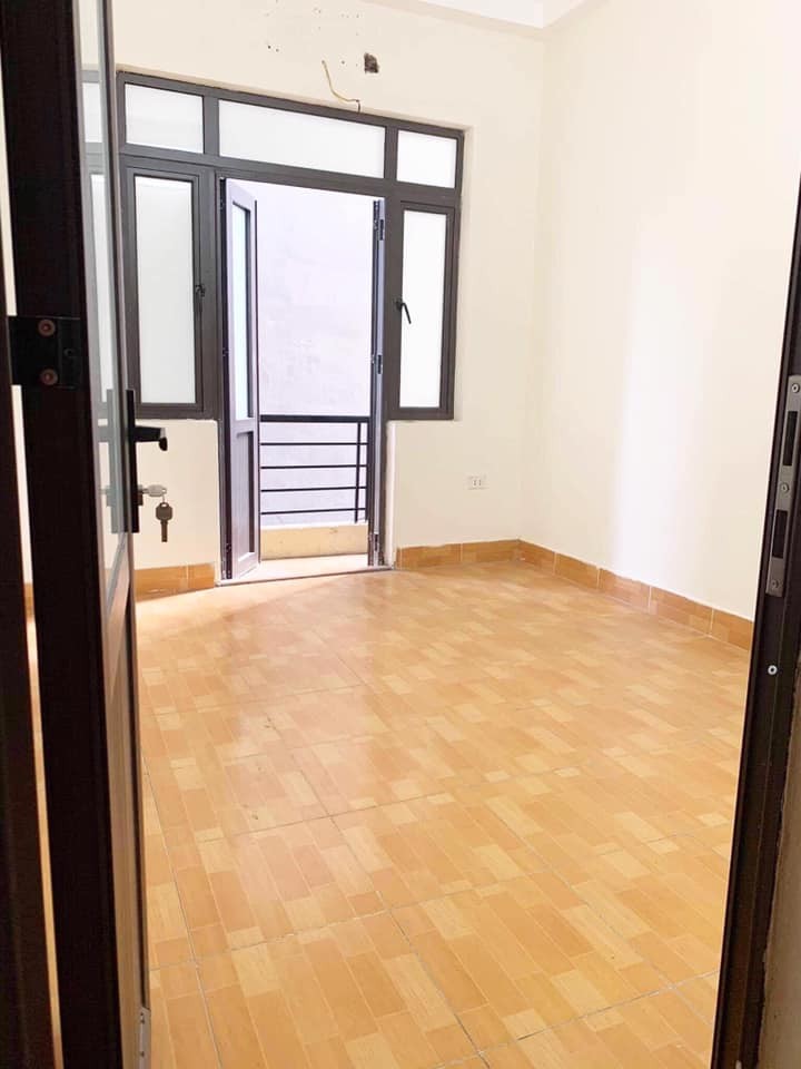 Bán nhà tự xây tại phố Đông Thiên, Phường Lĩnh Nam, Hoàng Mai, Diện tích 34m2. Giá 2.4 tỷ
