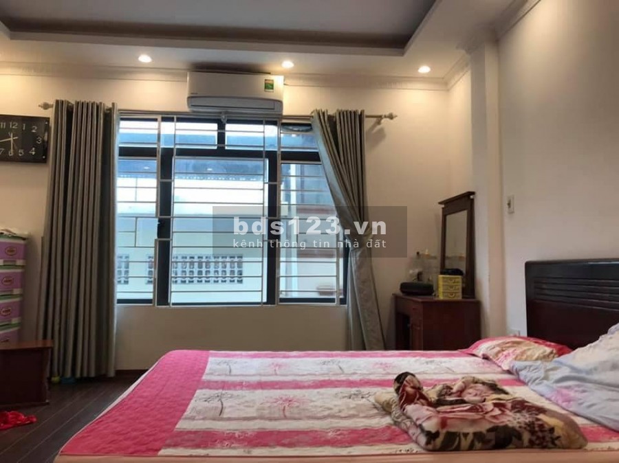 Ngõ thông ô tô tránh nhau, kinh doanh, ô tô đỗ cửa vào nhà 5 tầng đẹp, vào ở ngay