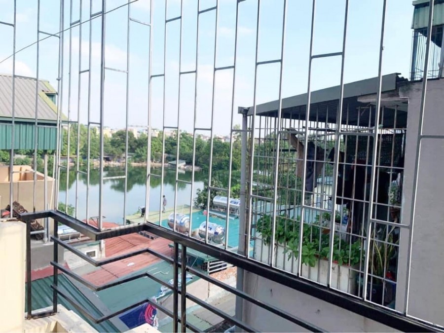 Bán nhà tự xây tại phố Đông Thiên, Phường Lĩnh Nam, Hoàng Mai, Diện tích 34m2. Giá 2.4 tỷ