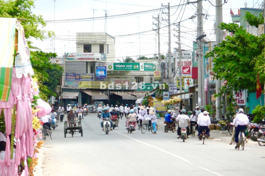 4680m2 (56x83m) đường ô to, sàt khu cn, gần chợ, khu dân cư đông đúc, giá 450 triệu
