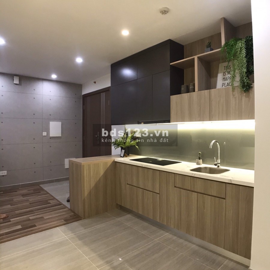 Bán căn hộ ciputra, 2 phòng ngủ, nội thất dầy đủ đẹp, ban công Đông Bắc, giá chỉ 2.5 tỷ đồng