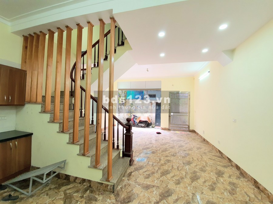 Bán nhà Vĩnh Tuy, Kinh Doanh, ở ngay, gần phố, 500m không thiếu thứ gì, chào 4.86 tỷ