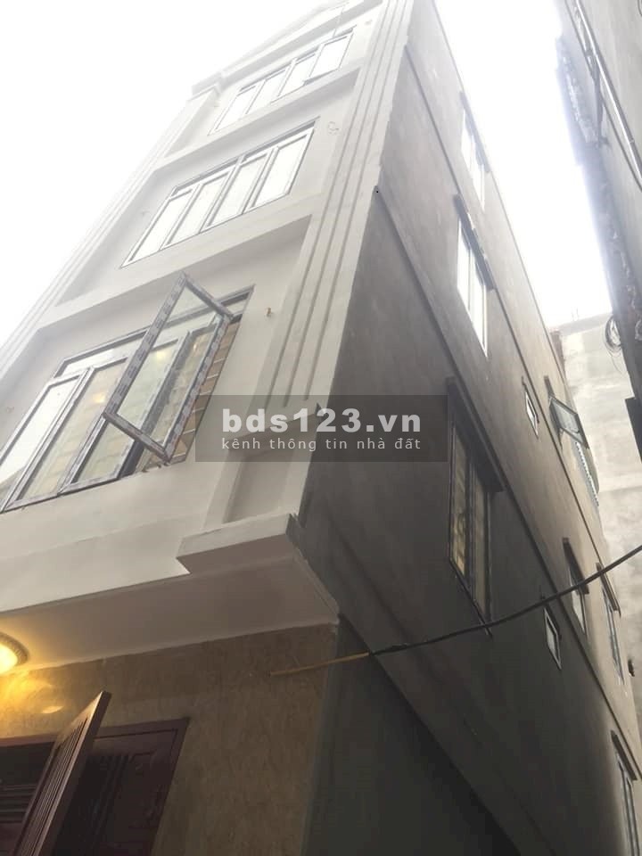 Nhà gốc đề, lô góc 2 thoáng, ngõ rộng gần chợ, dt 30m2, 2.6 tỷ, lh 0702156658