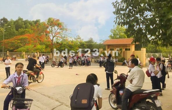 4680m2 (56x83m) đường ô to, sàt khu cn, gần chợ, khu dân cư đông đúc, giá 450 triệu