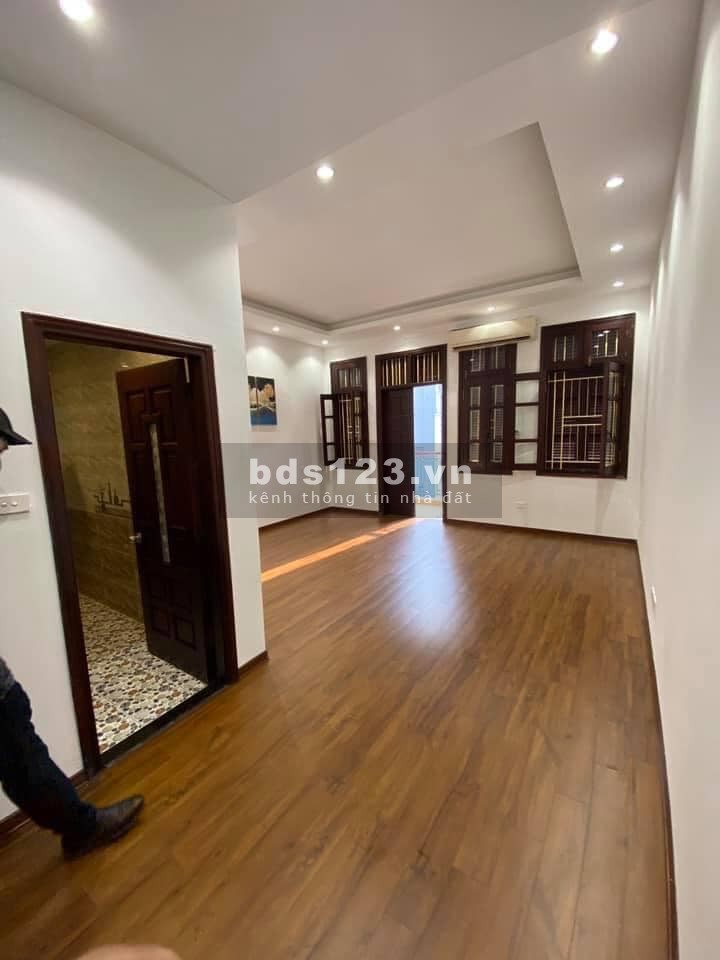 NHÀ MẶT DƯỜNG ĐỀ LA THÀNH 101m2 , 5 TẦNG, 5,1M MẶT TIỀN GIÁ 16 TỶ ( KINH DOANH SẦM UẤT )