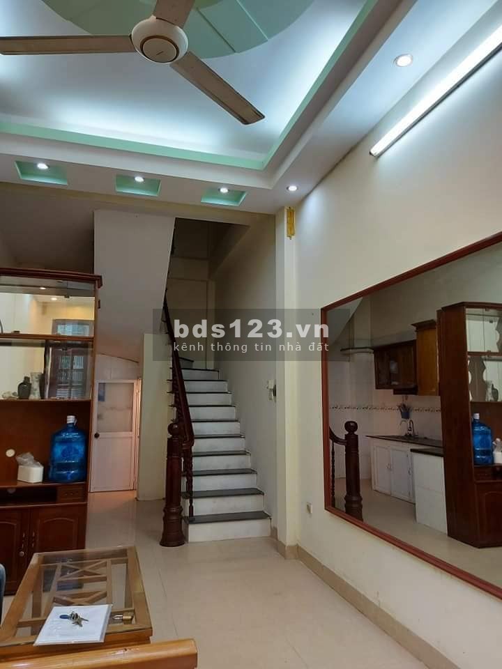 Gia đình cần bán gấp nhà 3 tầng 34m2 tại Hữu Hòa - Thanh Trì