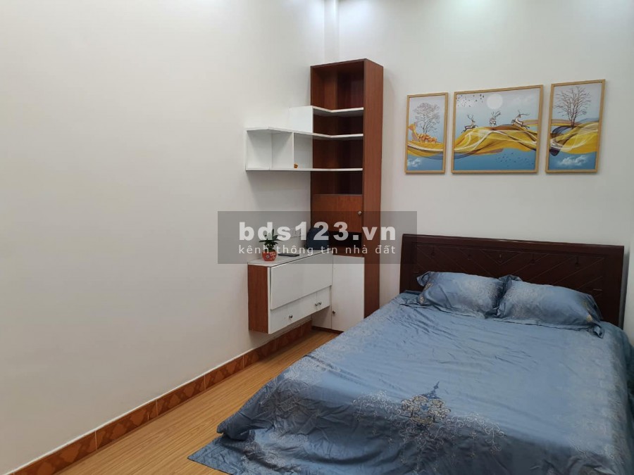 169 Hoàng Mai mang vali vào ở luôn, 40/58M, 4 tầng, giá 3.2 tỷ