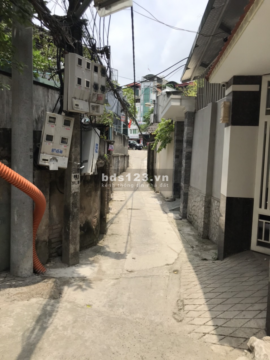 Bán nhà Ngô Gia Tự, Long Biên, 30m. MT 3,7m, 5 tầng, Giá 2,3 tỉ