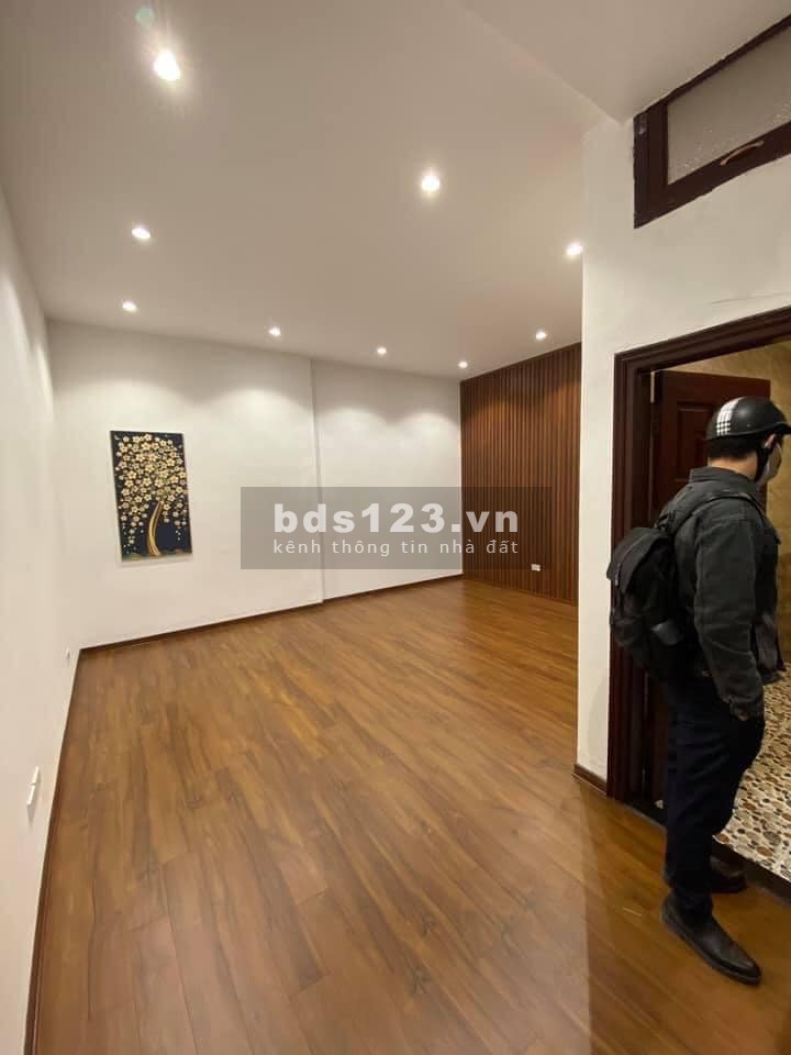 NHÀ MẶT DƯỜNG ĐỀ LA THÀNH 101m2 , 5 TẦNG, 5,1M MẶT TIỀN GIÁ 16 TỶ ( KINH DOANH SẦM UẤT )