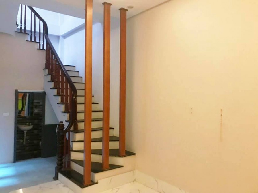 Nhà Nam Từ Liêm quá đẹp và hợp túi tiền 36m2x4T giá 2.65 tỷ Ngay Lê Đức Thọ vài bước ra đường lớn