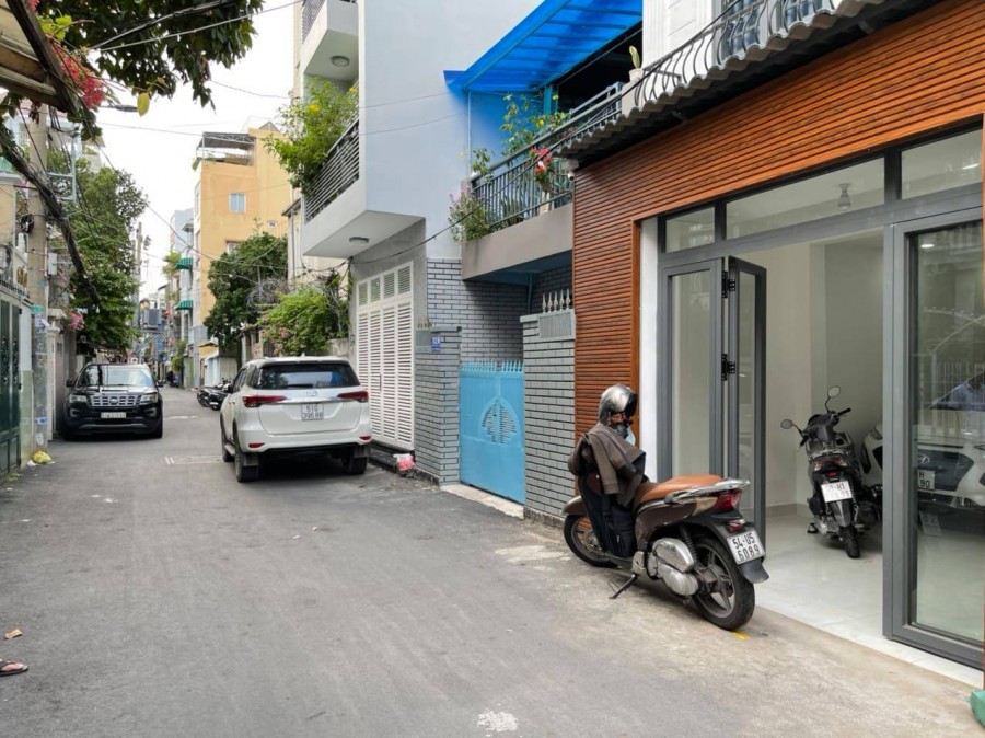 Bán nhà góc 2 mặt tiền hẻm xe hơi Trường Sa, 1 trệt, 2 lầu 50m2, Quận 3, lh 0898927979