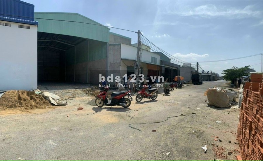 Cần bán Lô đất gần khu vực Bình Chánh Long An