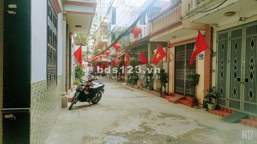 Phần lô Vip Quận Thanh Xuân, gara ô tô 7 chỗ, đối diện đại học Hà Nội 55m2. MT 4m, giá nhỉnh 5 tỷ