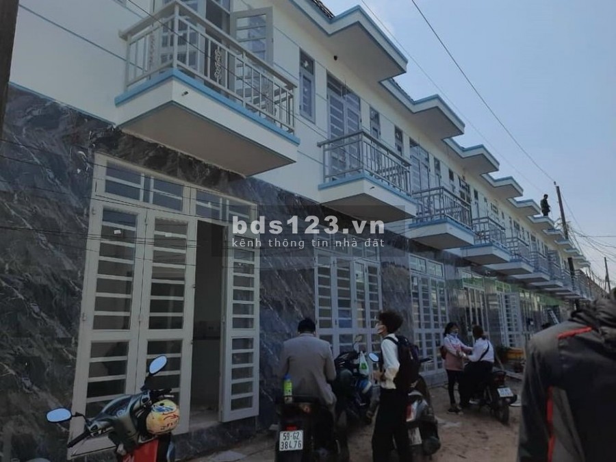Nhà mặt tiền 1 trệt 1 lầu 470 triệu huyện Hóc Môn