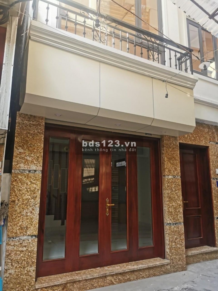 Bán nhà Hoàng Mai bán giá 3,3 tỷ, dtsd 33m2, 4 pn, 5 wc