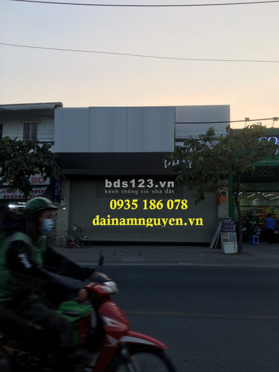 Nhà nguyên căn - mt 6 x 17 - sầm uất Hòa Bình