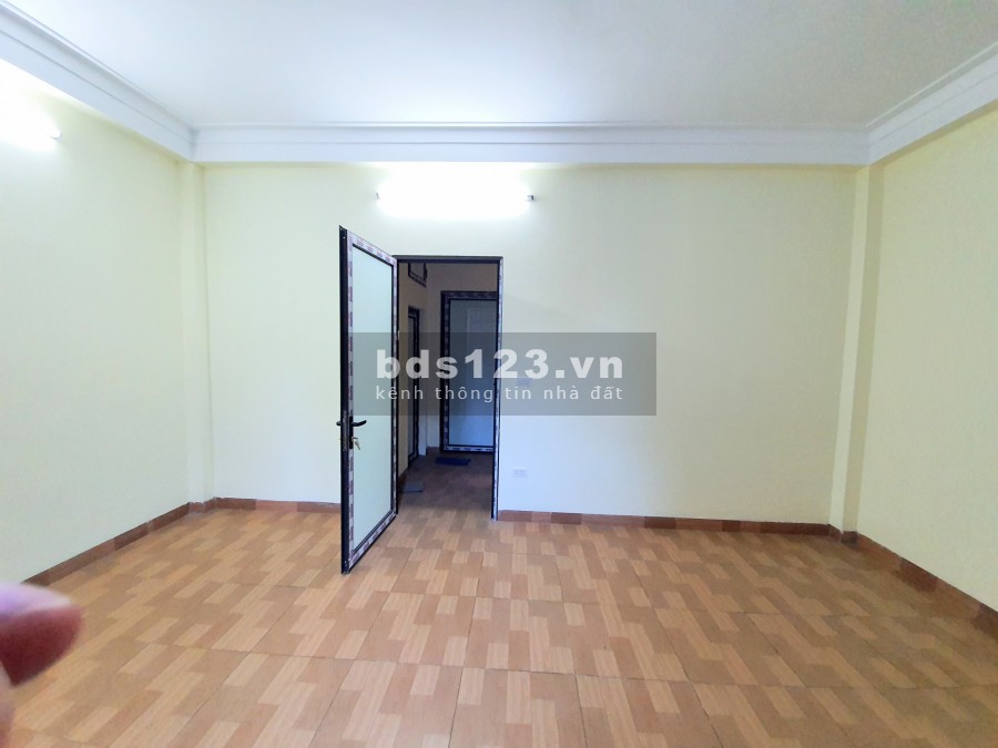 Bán nhà Vĩnh Tuy, Kinh Doanh, ở ngay, gần phố, 500m không thiếu thứ gì, chào 4.86 tỷ