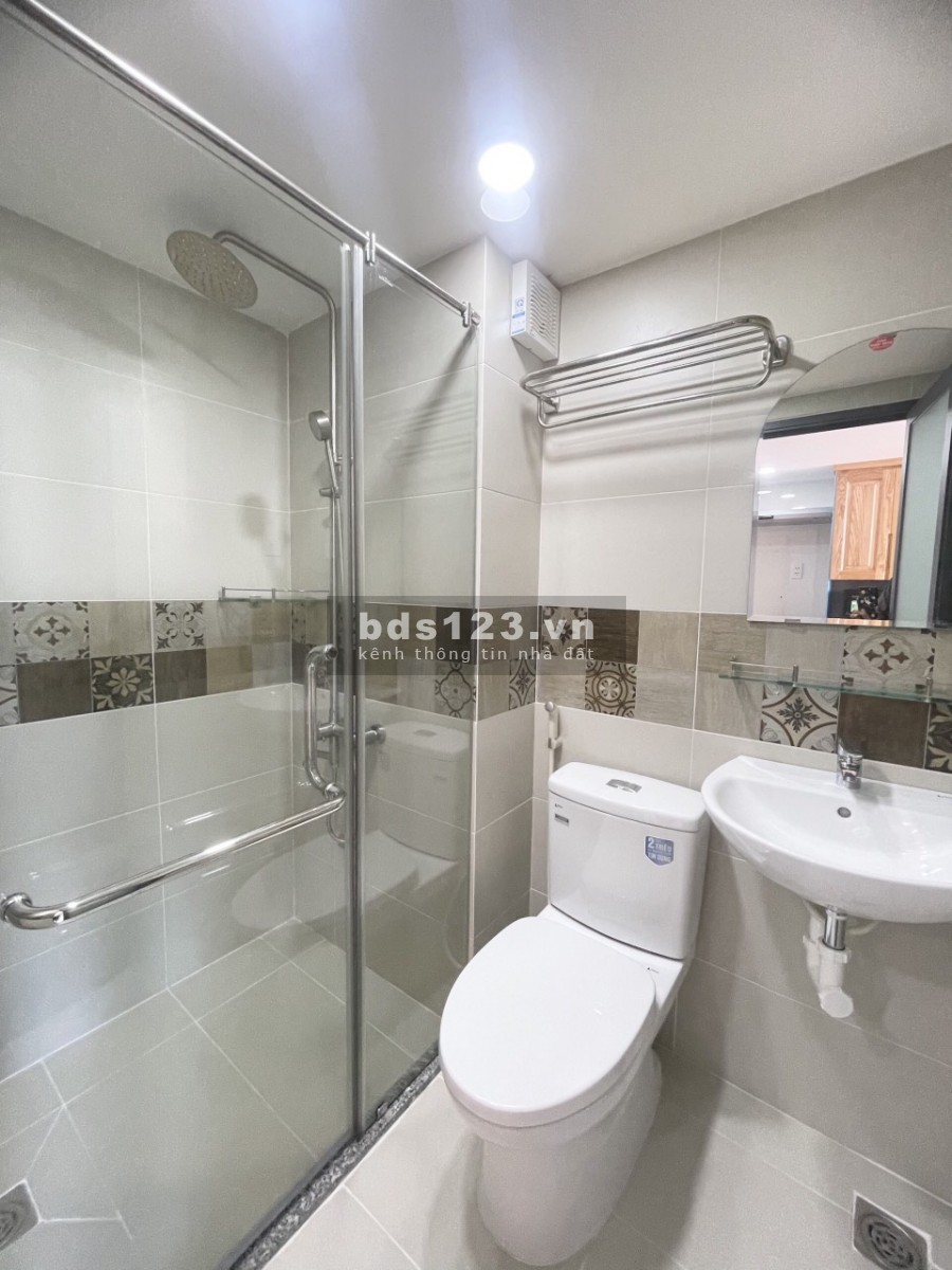 Căn hộ có gác + ban công gẩn vòng xoay dân chủ Quận 10 giá tốt