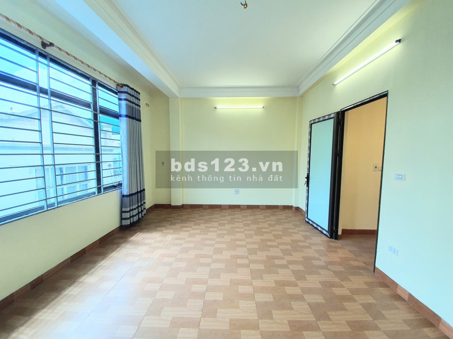 Bán nhà Vĩnh Tuy, Kinh Doanh, ở ngay, gần phố, 500m không thiếu thứ gì, chào 4.86 tỷ