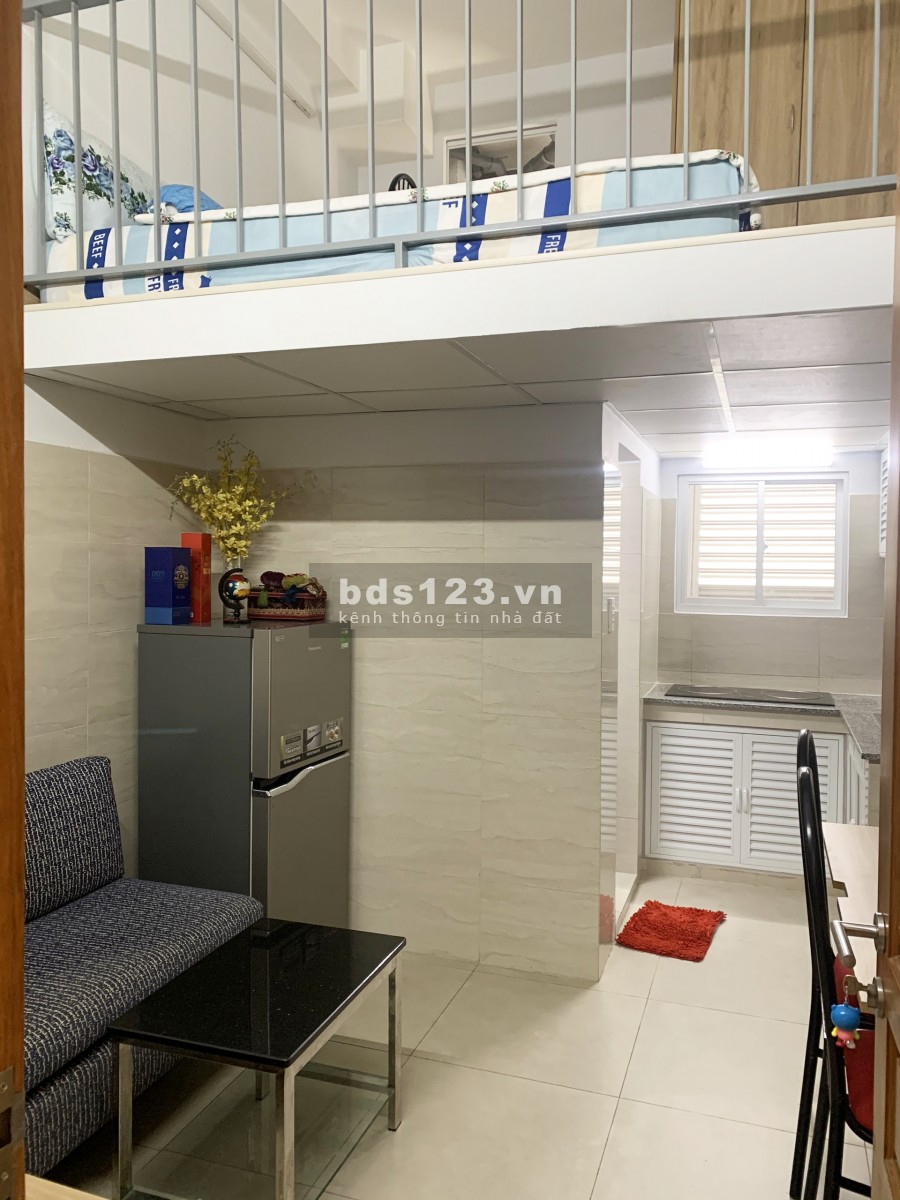 Cho thuê căn hộ đầy đủ nội thất, máy giặt riêng, gác cao 1m8 đường Lý Phục Man, Quận 7, giá chỉ 5tr5