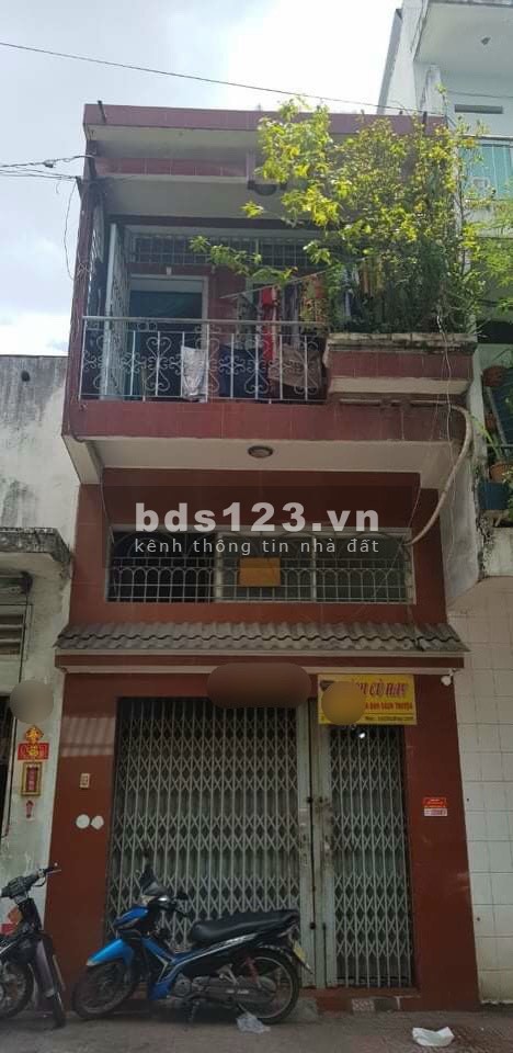 Cần tiền bán gấp nhà MTNB 9m Lạc Long Quân, F.5, Quận 11