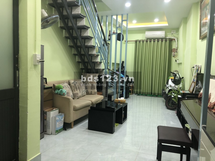 Nhà hoàn công sổ riêng chính chủ giá rẻ Bình Thạnh! chỉ 3 tỷ, cho ai cần!
