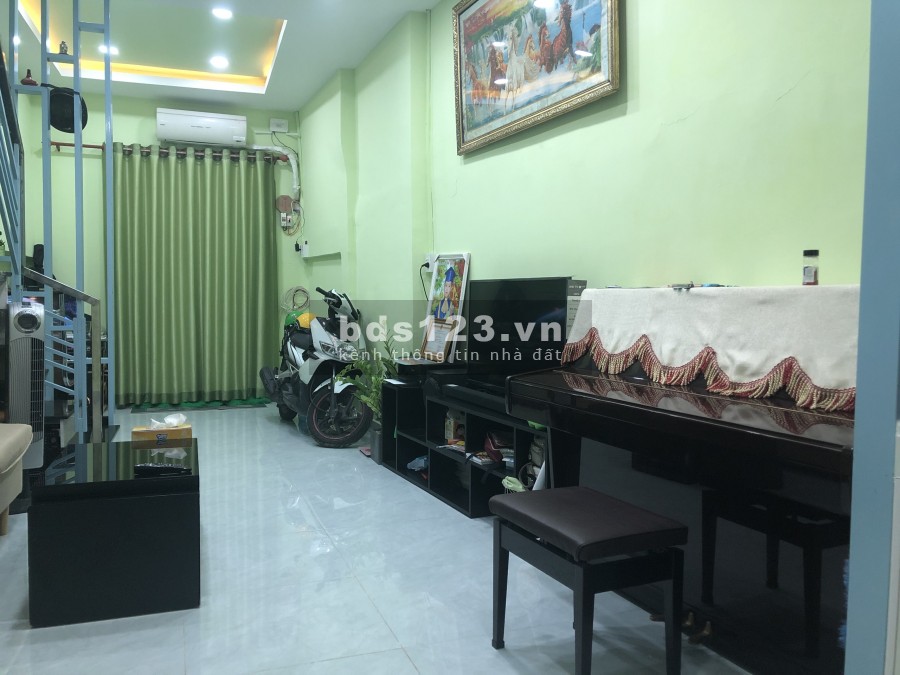 Nhà hoàn công sổ riêng chính chủ giá rẻ Bình Thạnh! chỉ 3 tỷ, cho ai cần!
