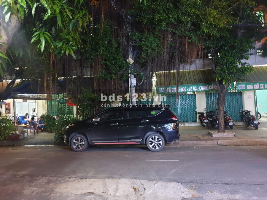 Bán nhà hẻm xe hơi đỗ cổng Đường Tân Hương,tặng hết nội thất trong nhà,giá chỉ 3 tỷ 3