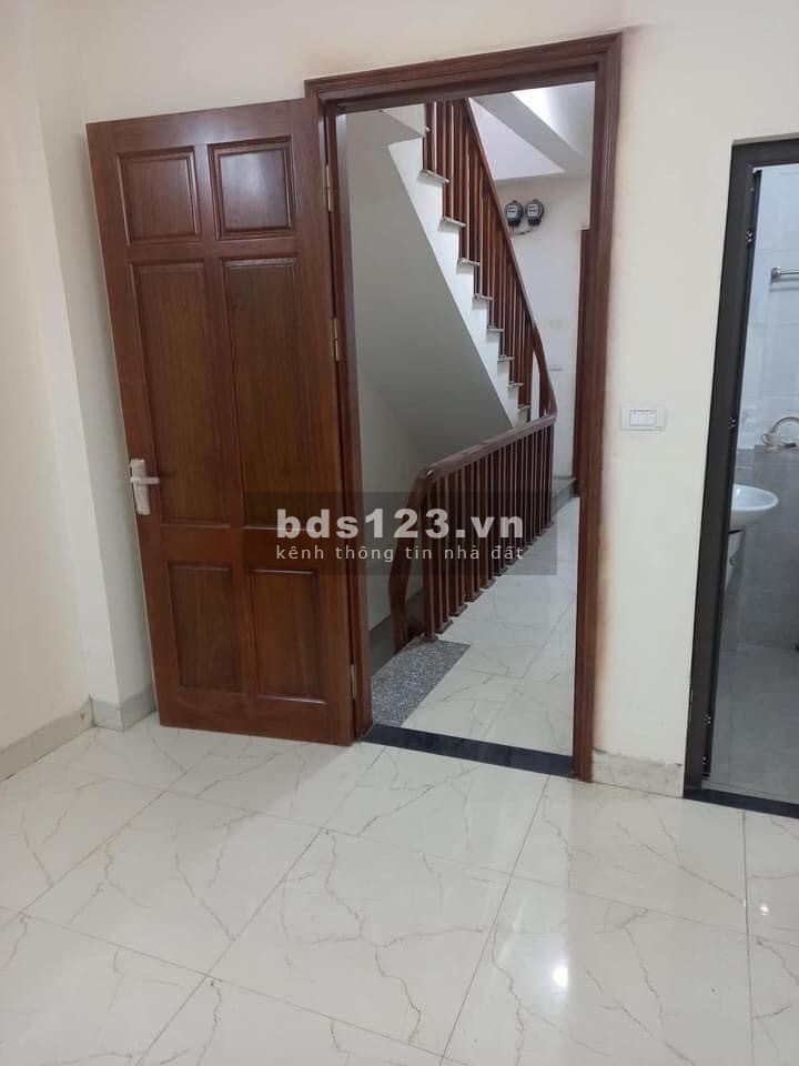 Nhà 6 tầng Nguyễn Văn Cừ nhỉnh 8 tỷ