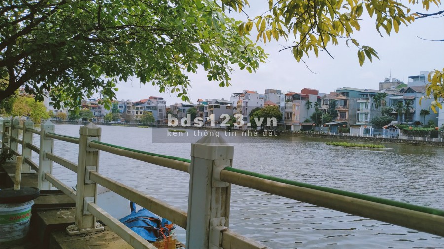 Cần bán gấp nhà Phường Bồ Đề, Long Biên, Hà Nội.