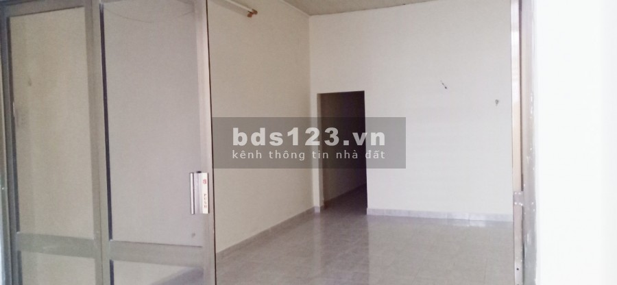 Cho thuê tầng trệt mặt tiền đường Lâm Văn Bền, Quận 7. Giá 14 tr/th