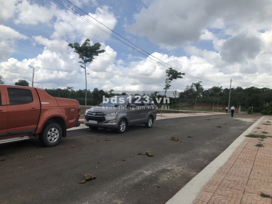 Đất ngộp ngay hồ Nhà Bè khu phố 3 Hắc Dịch