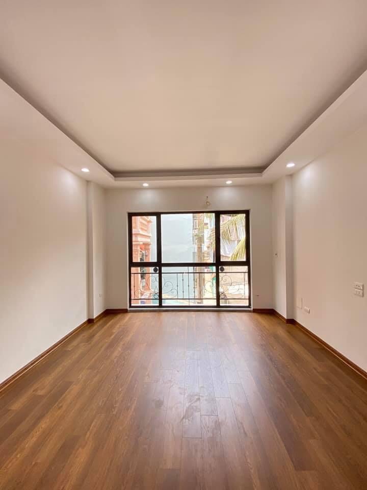 Bán nhà Đại Từ 43M2 x 5 tầng x Mặt Tiền 4.3m chỉ 4.x Tỷ Bé xíu, Ô tô đỗ cổng. LH: 0964657169.