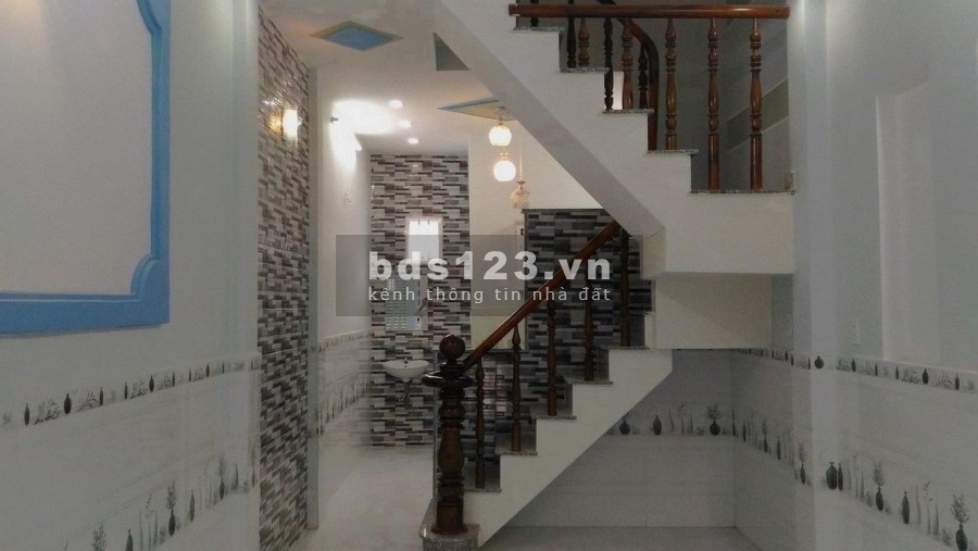Nhà chính chủ bán gấp đang bị nợ hành, 4 tầng đúc kiên cố
