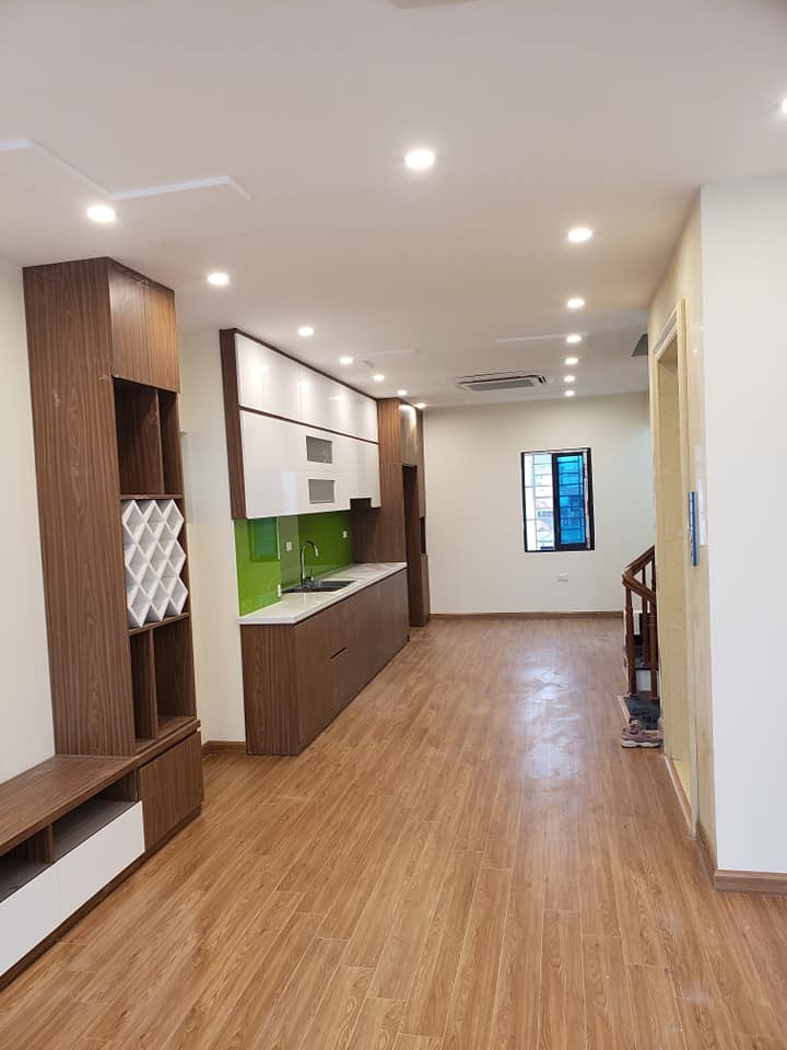 Bán nhà Võ Chí Công, 65m2, 7tầng, MT 5m, thang máy, nhà mới, ô tô tránh, vỉa hè, kinh doanh giá 15.5 tỷ