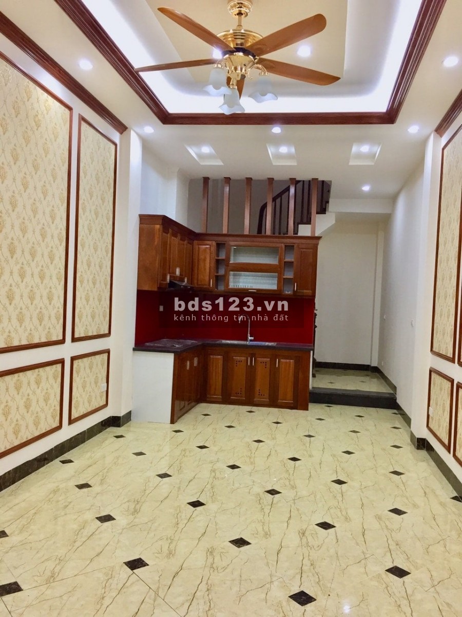 Cần bán gấp nhà Phường Bồ Đề, Long Biên, Hà Nội.